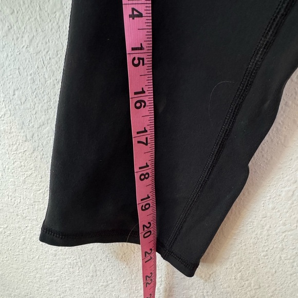 ATHLETA Reflective Running Capris - Picture 5 of 10